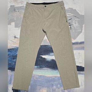 Vuori Aim Pants Mens 35" Beige Stretch Performance Lightweight Slim V431